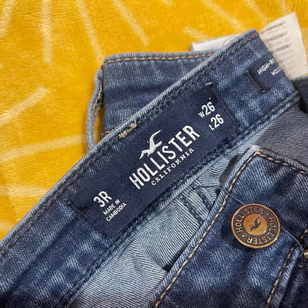 hollister ripped skinny jeans - Picture 2 of 4